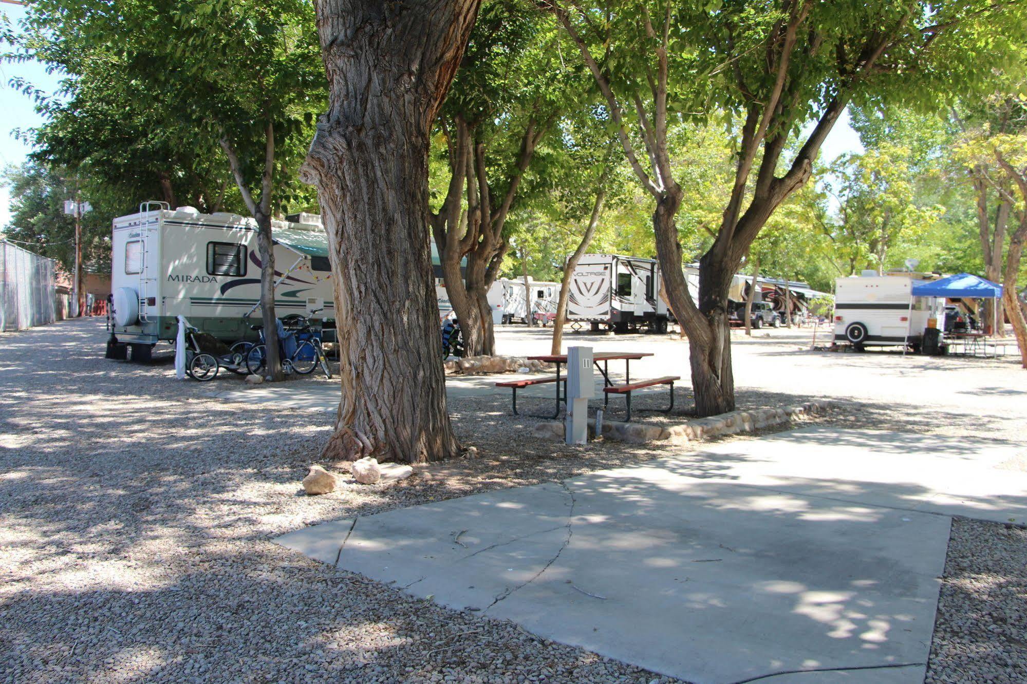 Sun Outdoors Moab Downtown Hotel Buitenkant foto