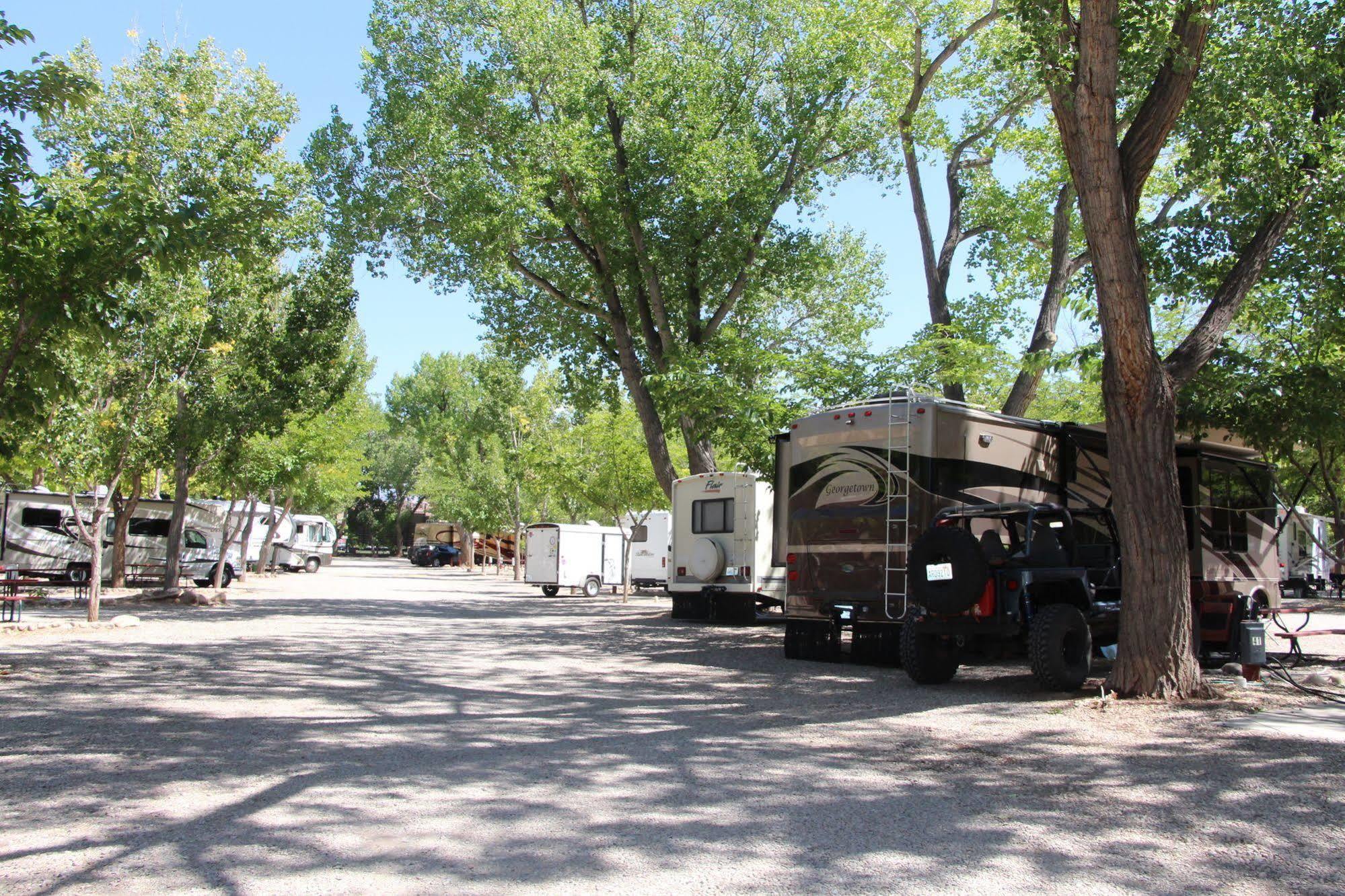 Sun Outdoors Moab Downtown Hotel Buitenkant foto